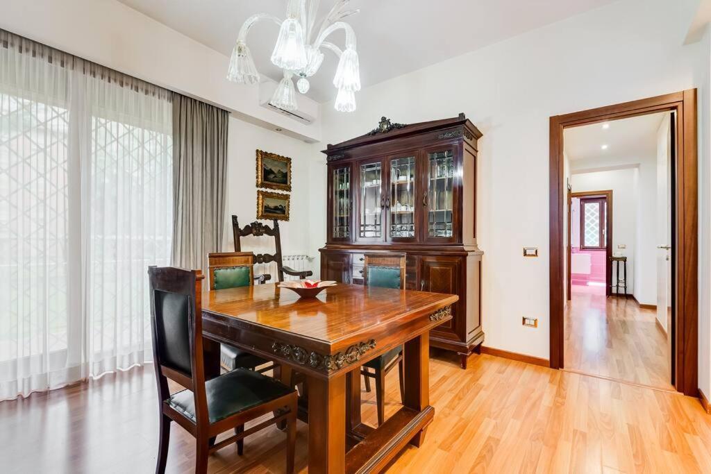 Exclusive Apartment In Eur Lake Rome Exterior photo