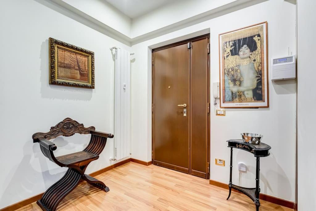 Exclusive Apartment In Eur Lake Rome Exterior photo