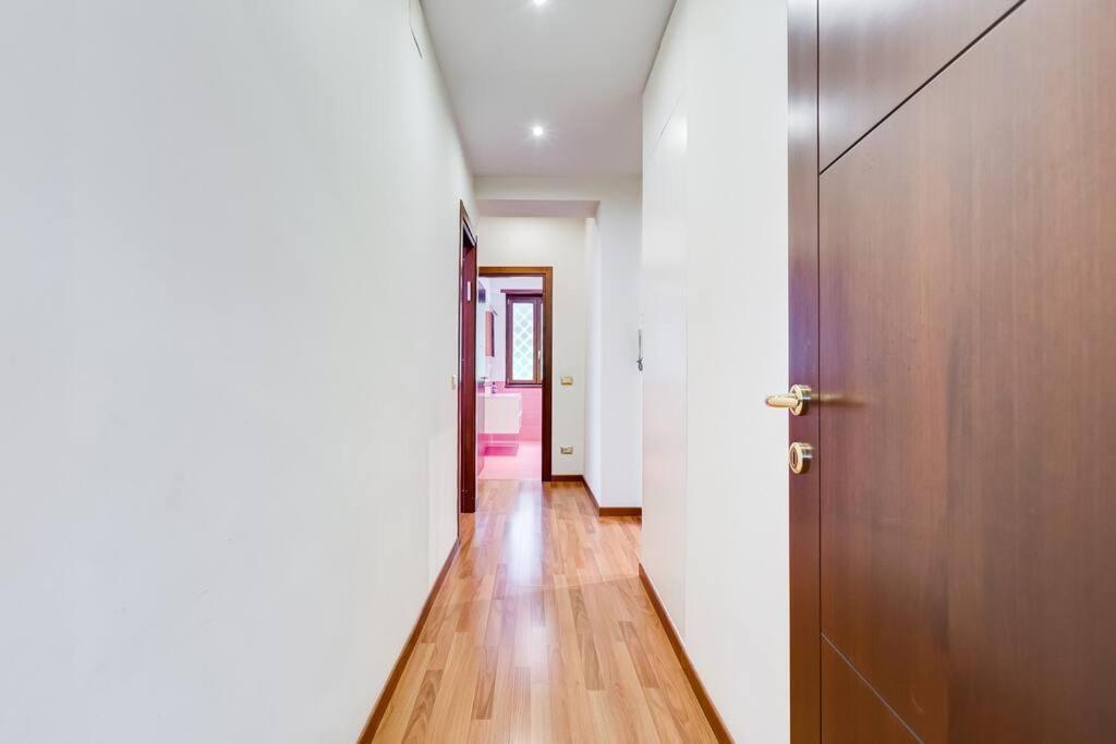 Exclusive Apartment In Eur Lake Rome Exterior photo