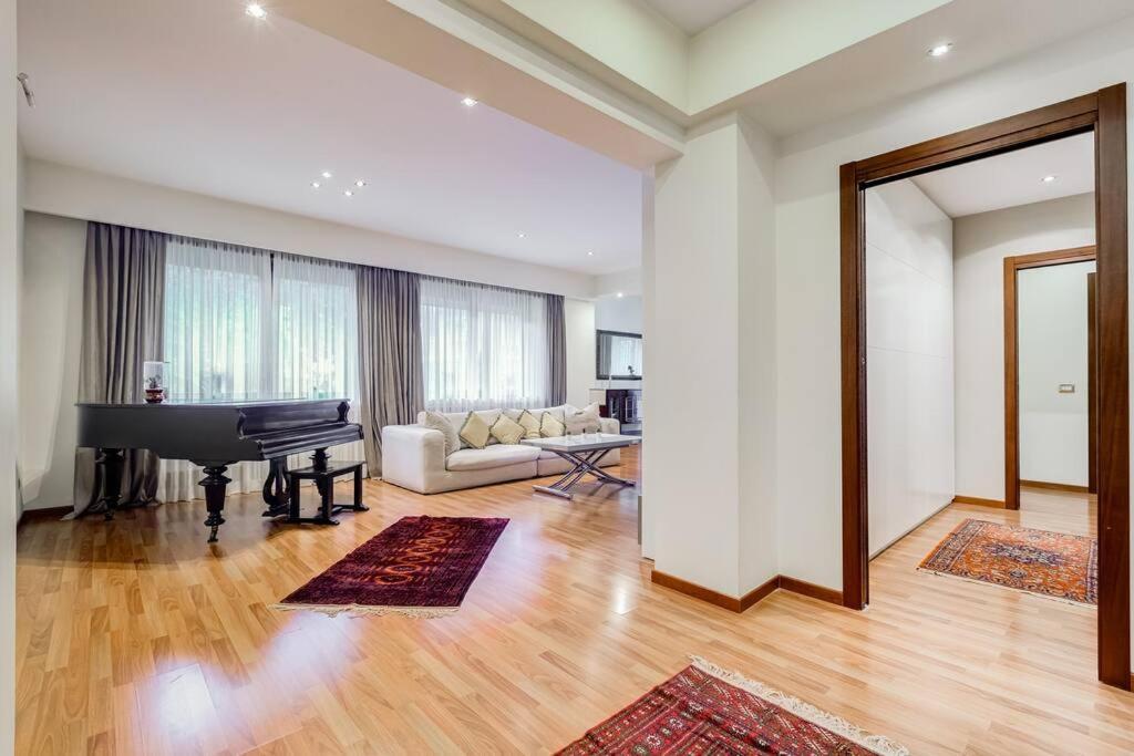 Exclusive Apartment In Eur Lake Rome Exterior photo